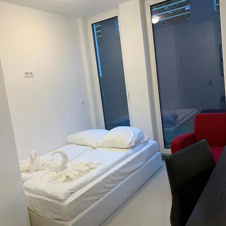 Apartmán Lovely Studio West 2 *